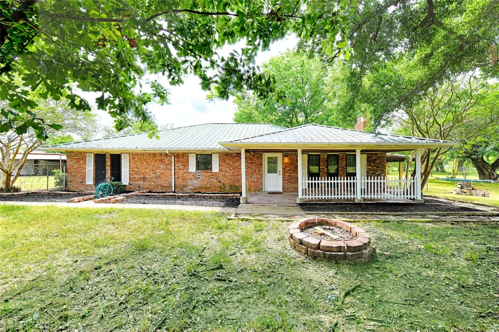 18692 County Road 334 Quinlan, TX 75474