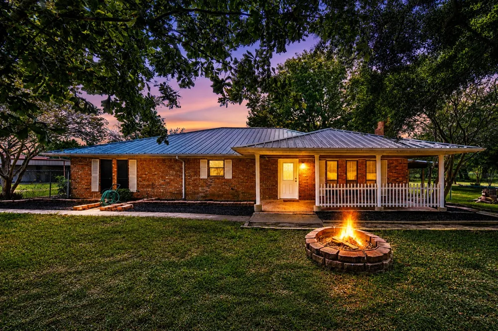 18692 County Road 334 Quinlan, TX 75474