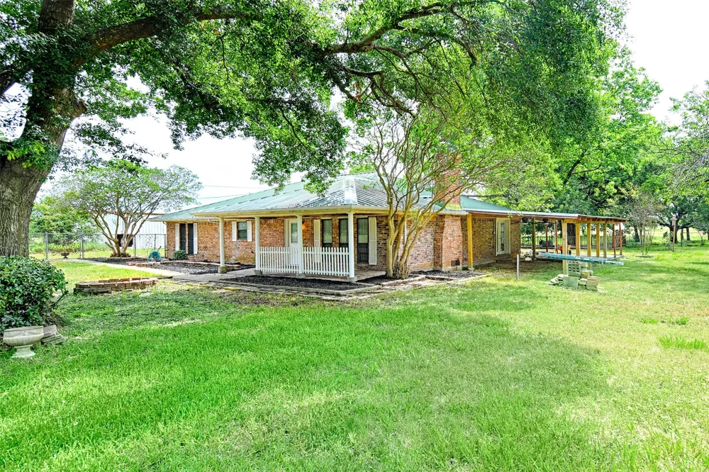 18692 County Road 334 Quinlan, TX 75474