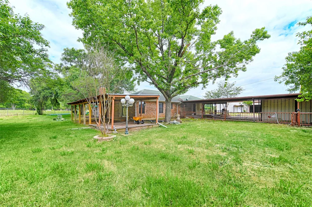 18692 County Road 334 Quinlan, TX 75474