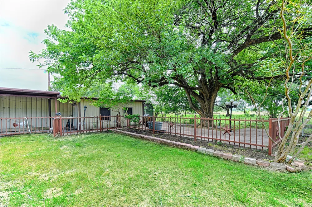 18692 County Road 334 Quinlan, TX 75474