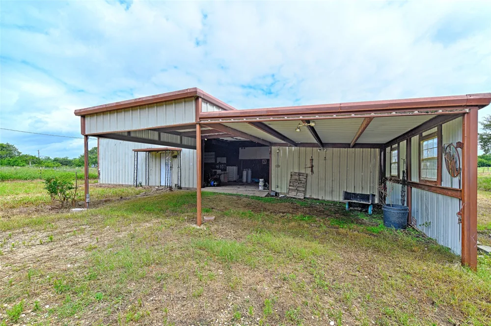 18692 County Road 334 Quinlan, TX 75474
