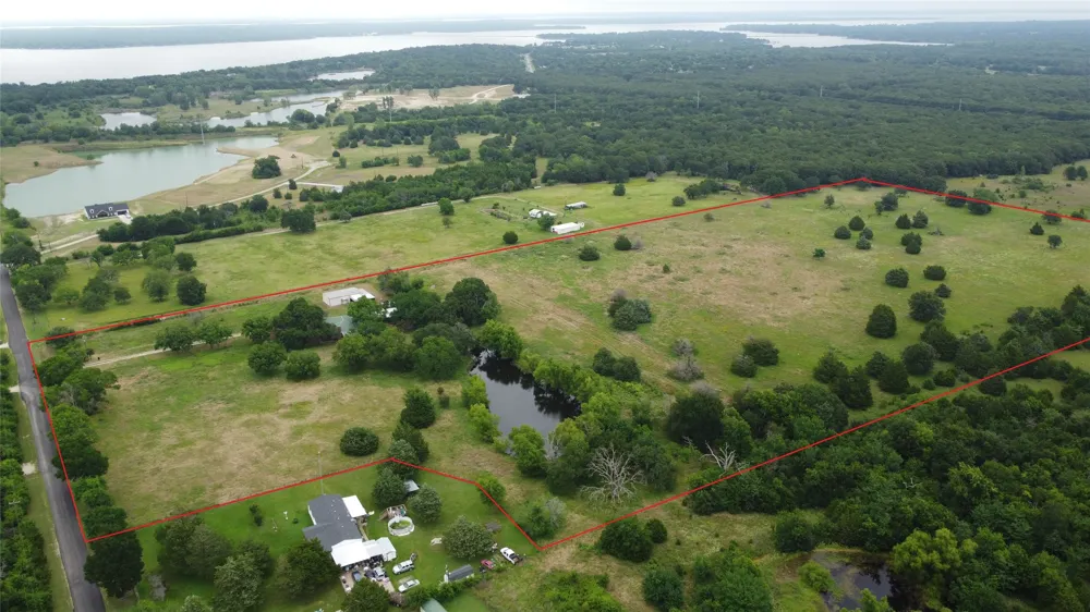 18692 County Road 334 Quinlan, TX 75474