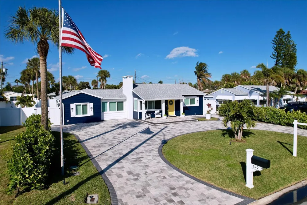 220 40TH AVENUE St Pete Beach, FL 33706