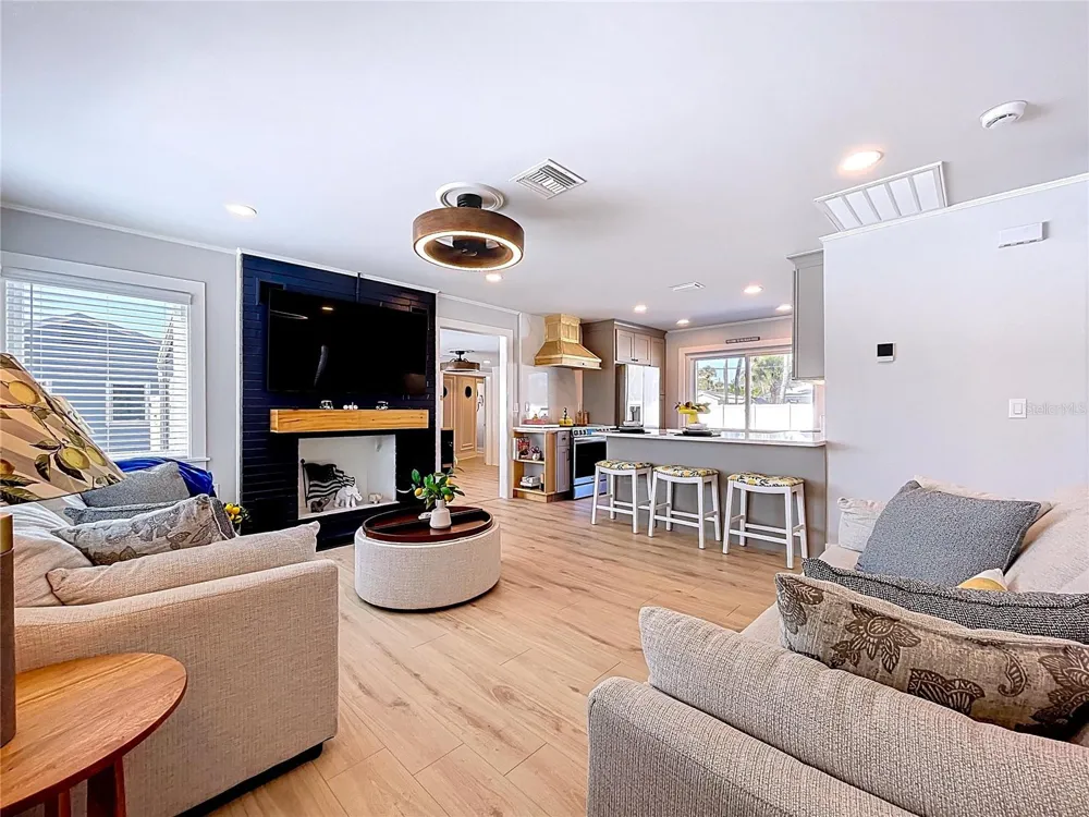 220 40TH AVENUE St Pete Beach, FL 33706