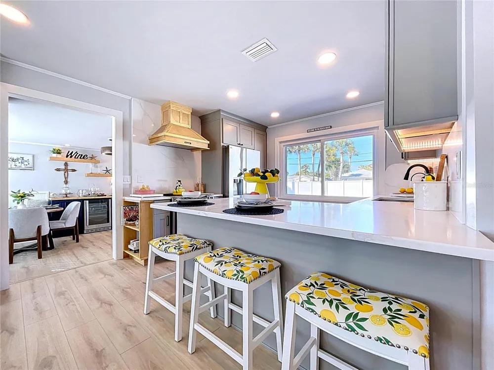 220 40TH AVENUE St Pete Beach, FL 33706
