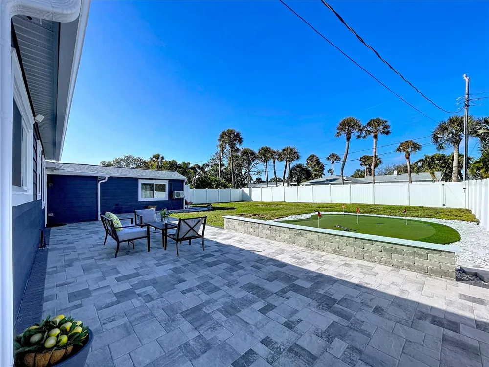 220 40TH AVENUE St Pete Beach, FL 33706
