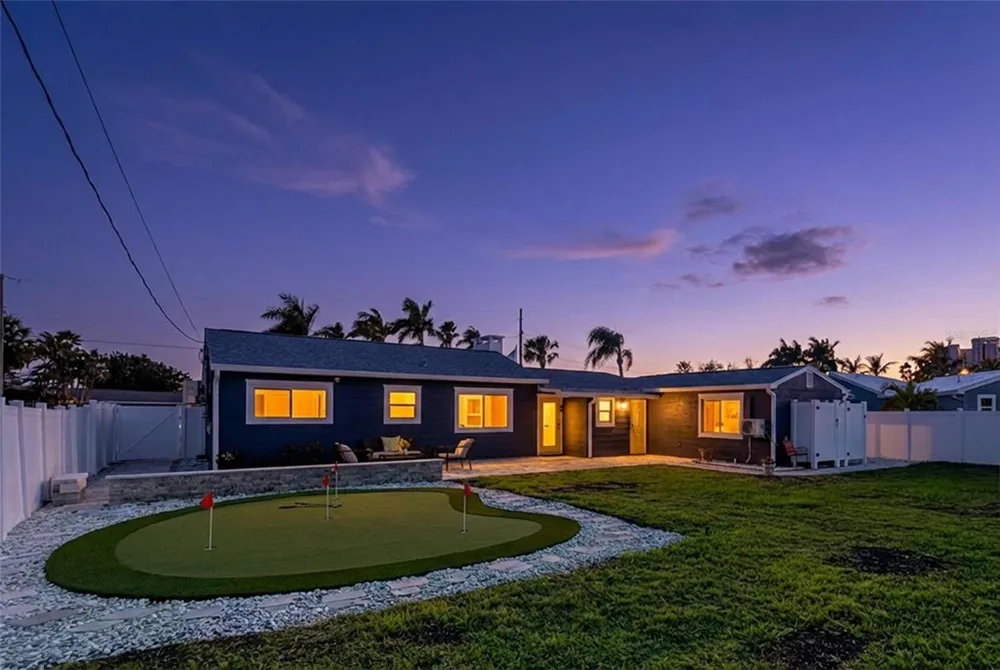 220 40TH AVENUE St Pete Beach, FL 33706