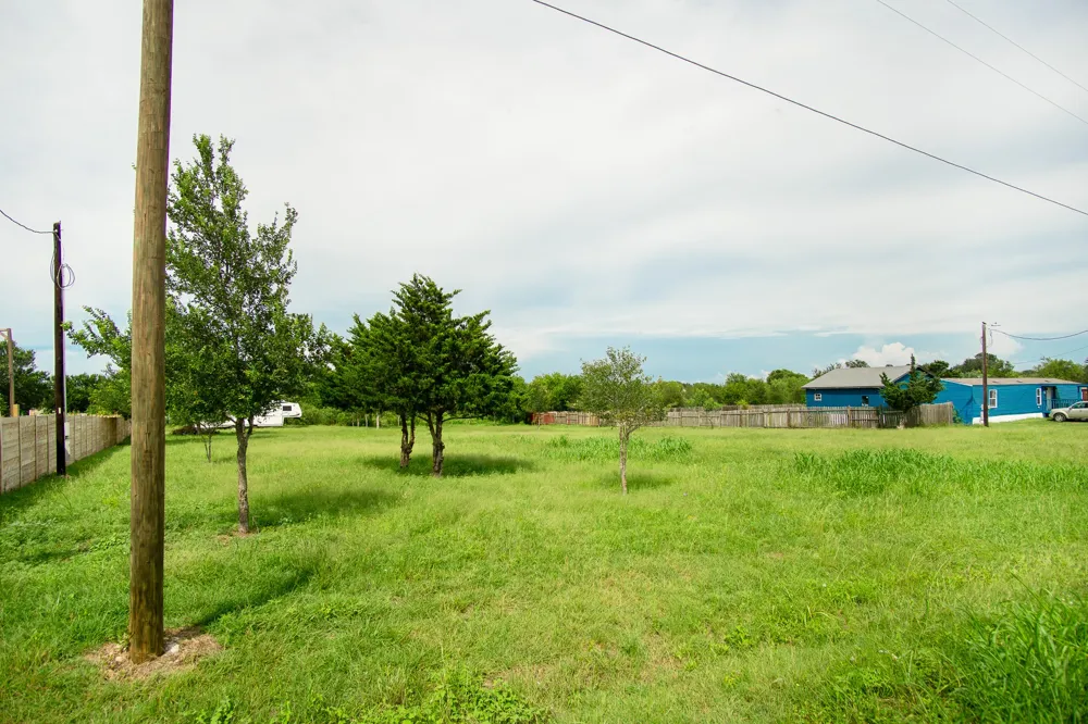 126 Cuernavaca Drive Del Valle, TX 78617