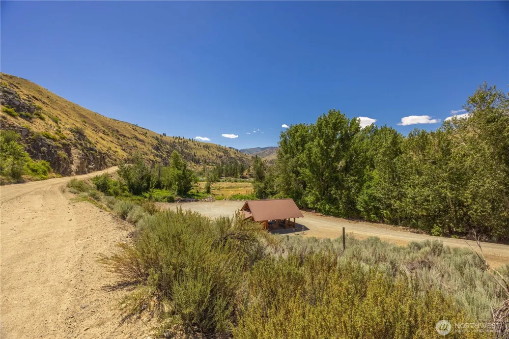 164 B Burma Road Pateros, WA 98846