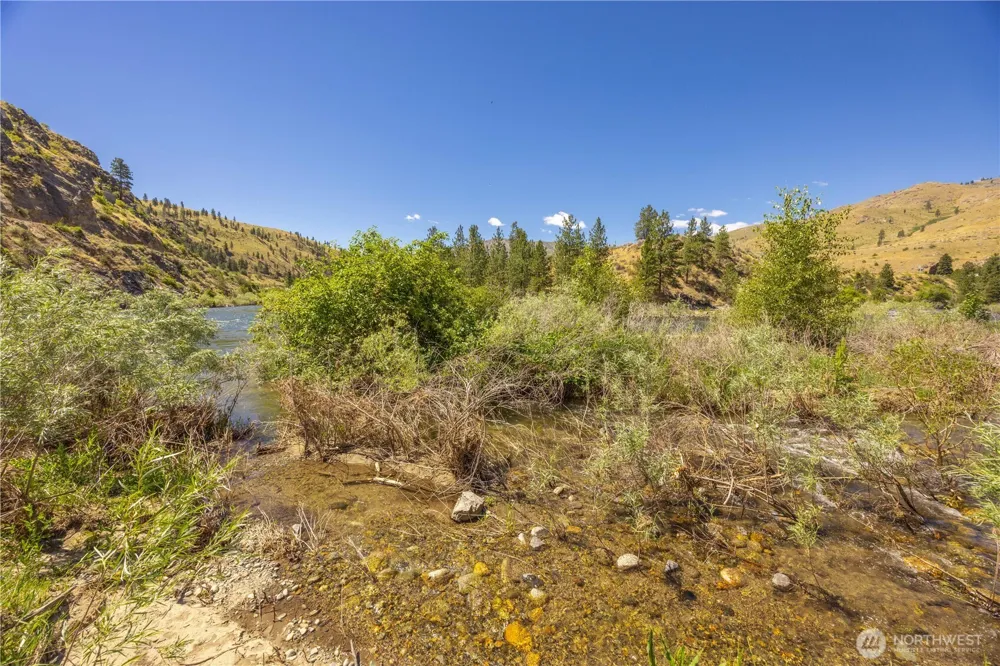 164 B Burma Road Pateros, WA 98846