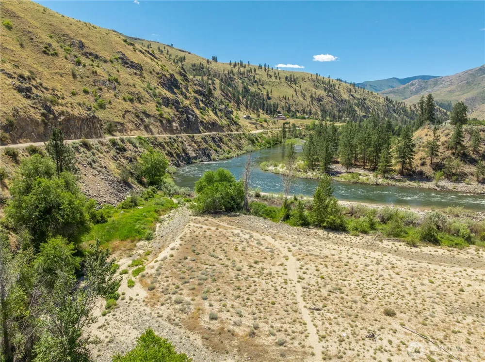 164 B Burma Road Pateros, WA 98846