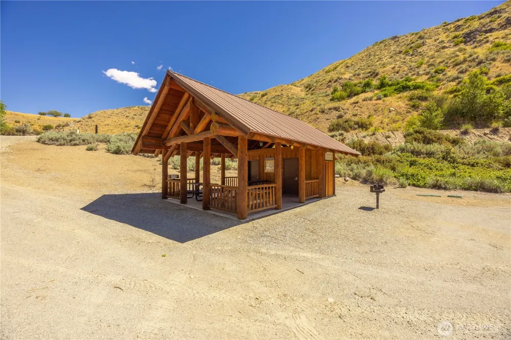 164 B Burma Road Pateros, WA 98846