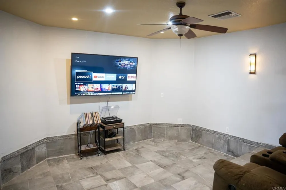 1561 W Heil Avenue El Centro, CA 92243
