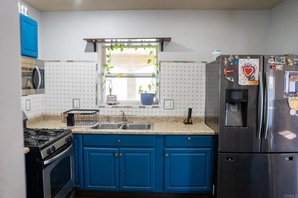 1561 W Heil Avenue El Centro, CA 92243