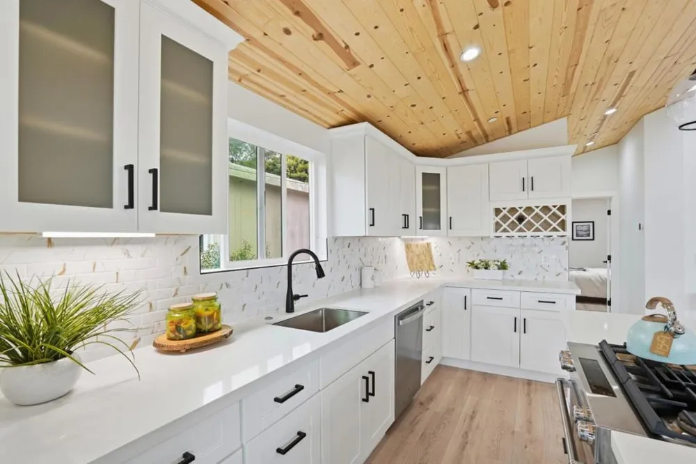 27 Midway Avenue Mill Valley, CA 94941