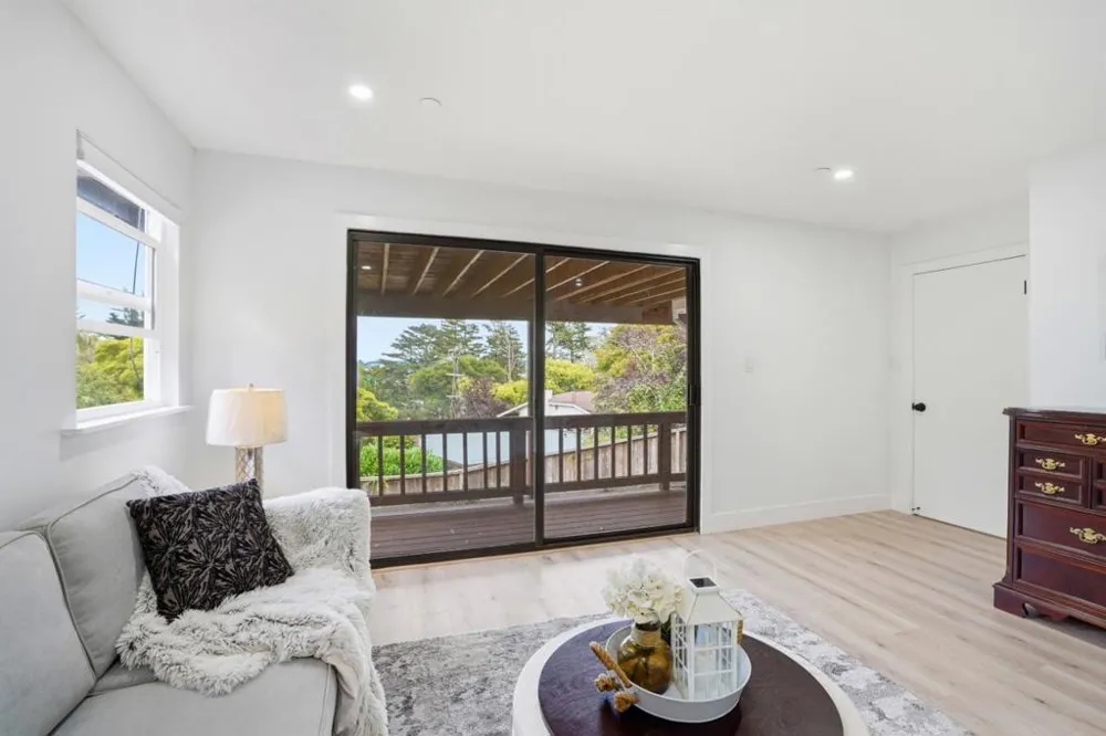 27 Midway Avenue Mill Valley, CA 94941