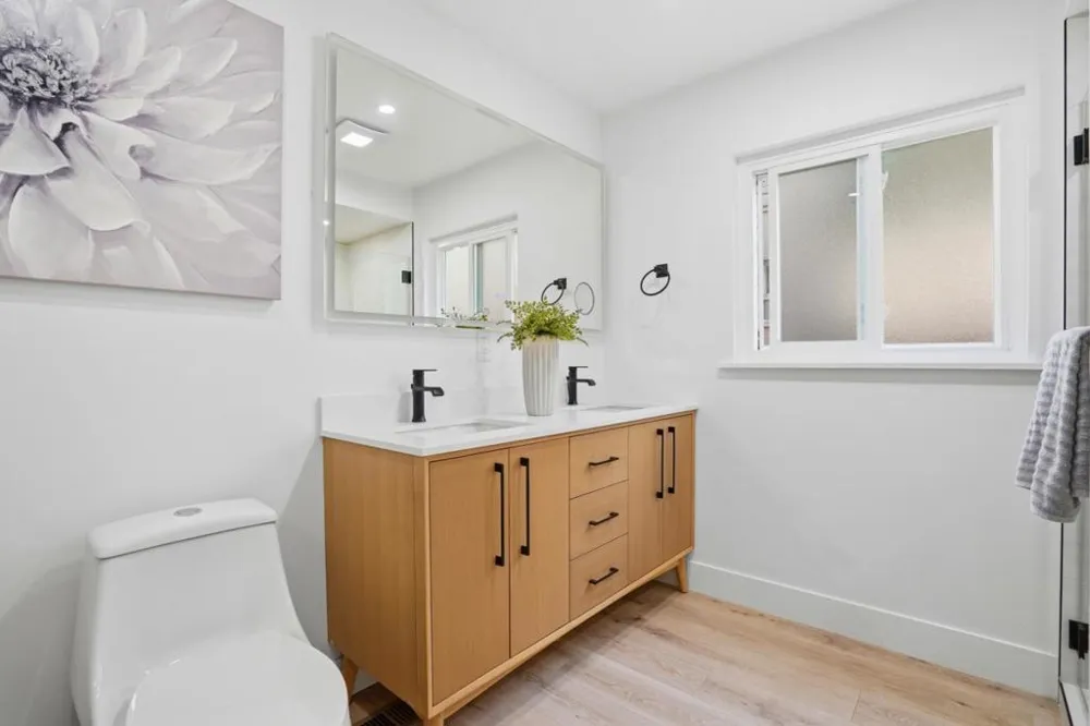 27 Midway Avenue Mill Valley, CA 94941