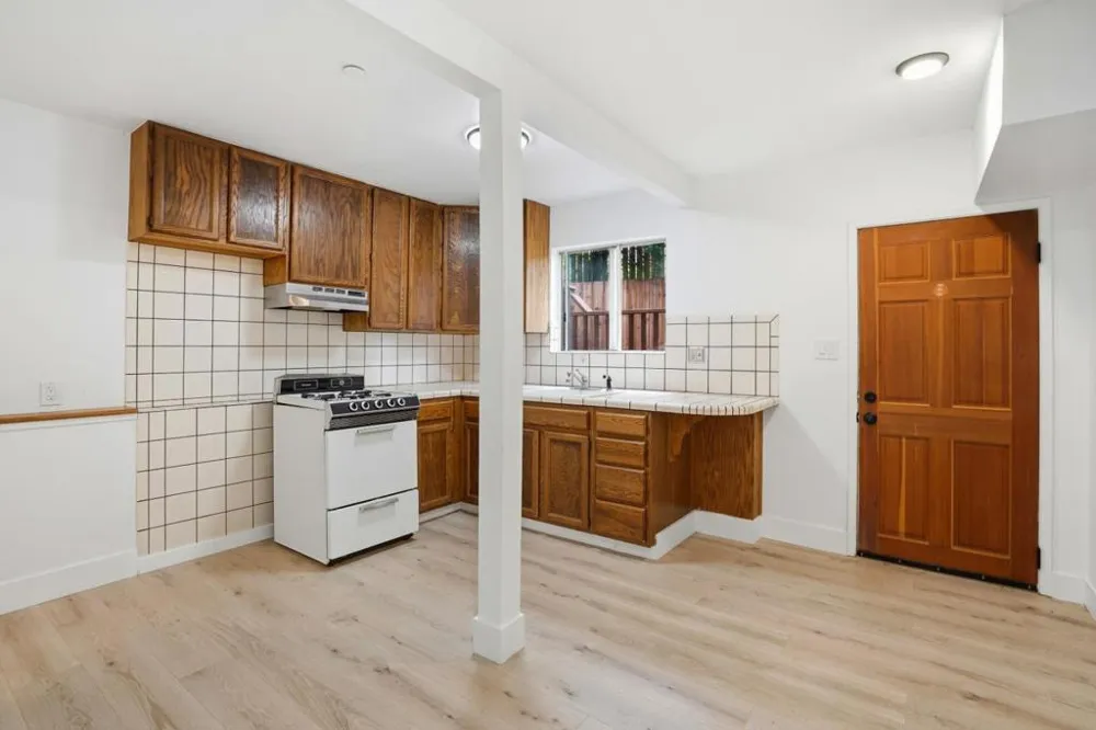27 Midway Avenue Mill Valley, CA 94941