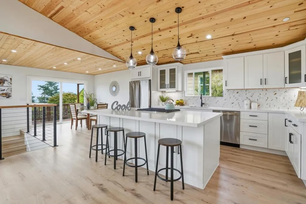 27 Midway Avenue Mill Valley, CA 94941