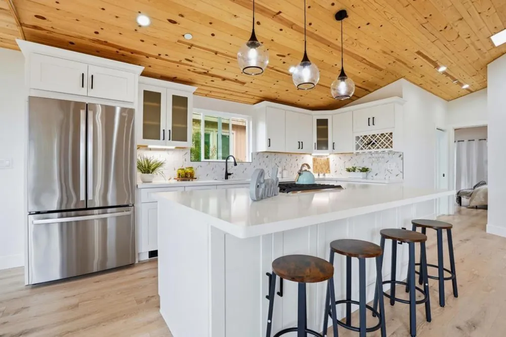 27 Midway Avenue Mill Valley, CA 94941