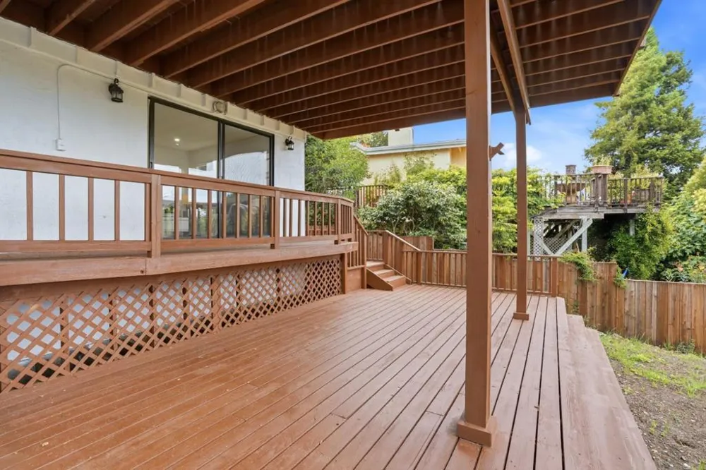 27 Midway Avenue Mill Valley, CA 94941