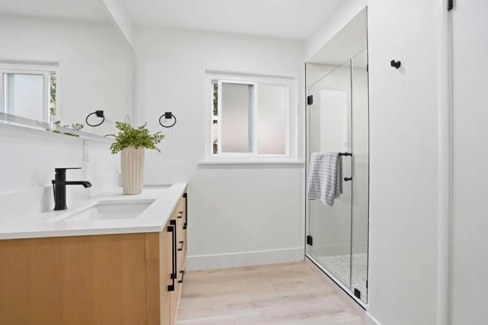 27 Midway Avenue Mill Valley, CA 94941