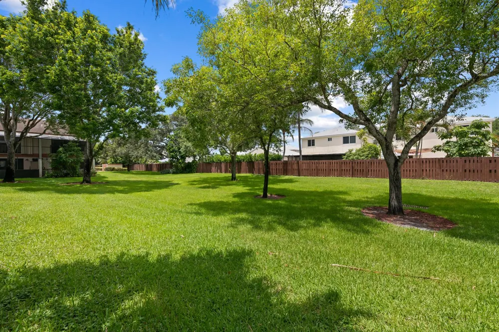 4221 SW 71st Way #4221 Davie, FL 33314