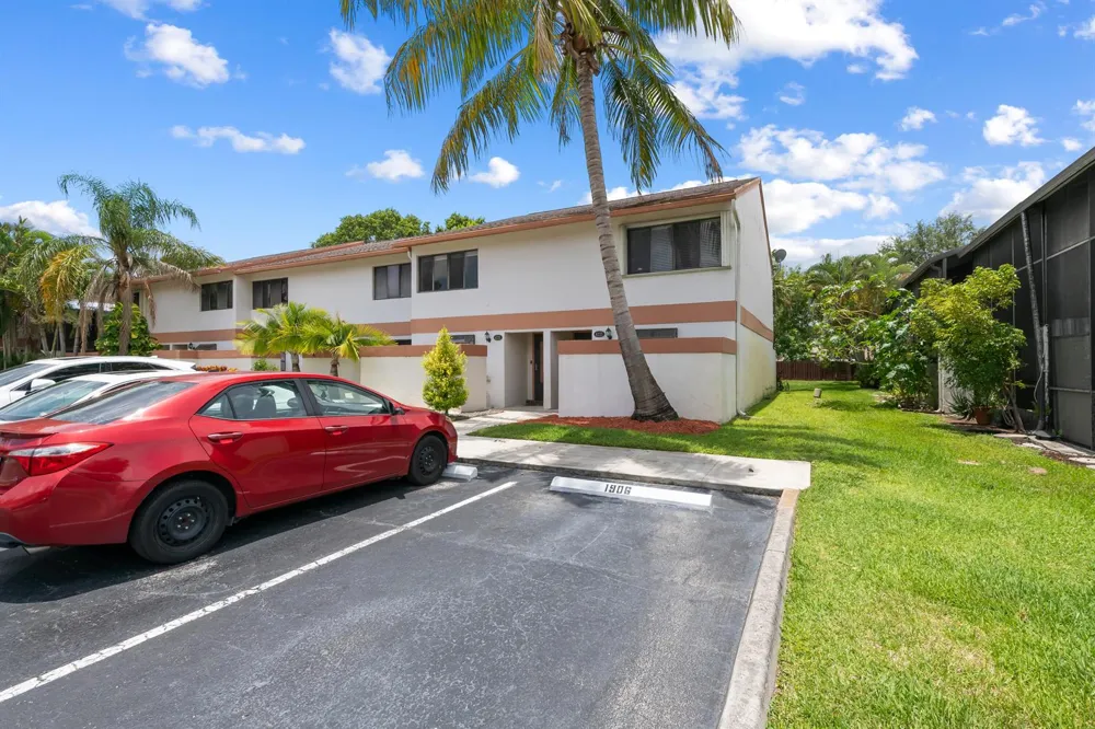4221 SW 71st Way #4221 Davie, FL 33314