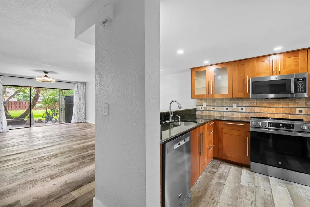 4221 SW 71st Way #4221 Davie, FL 33314