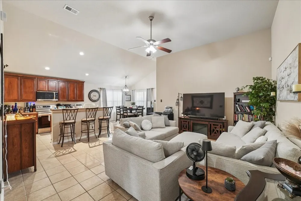 4037 Tiburon Street Fort Worth, TX 76106