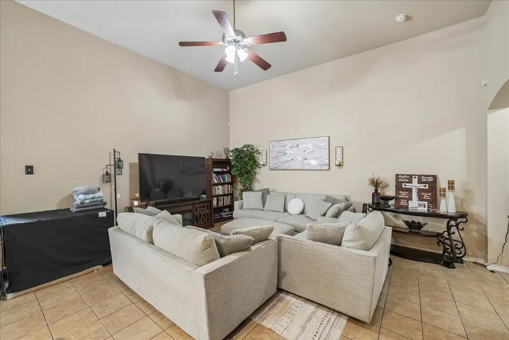 4037 Tiburon Street Fort Worth, TX 76106