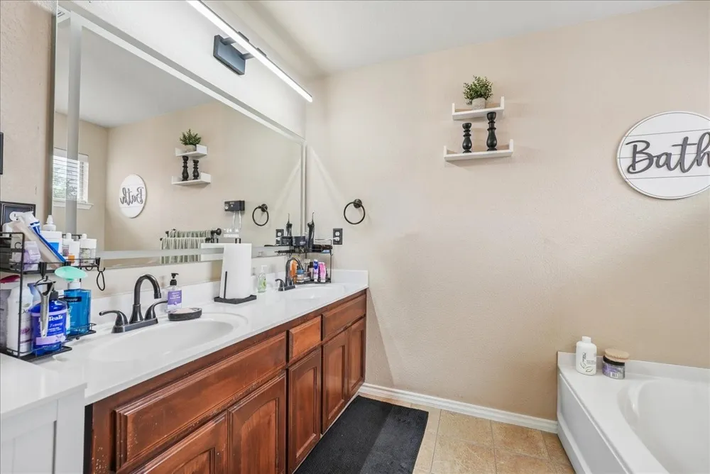 4037 Tiburon Street Fort Worth, TX 76106