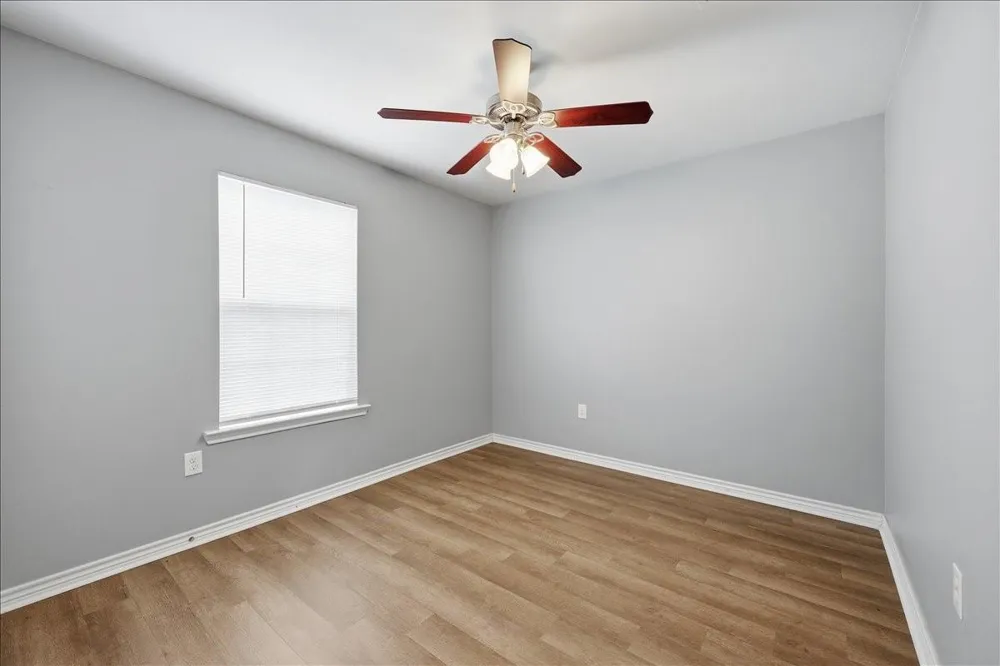 228 W Elm Avenue Winnie, TX 77665