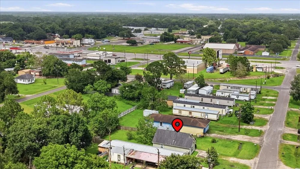 228 W Elm Avenue Winnie, TX 77665