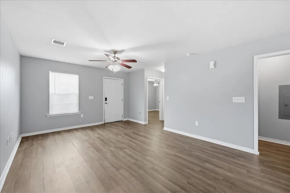 228 W Elm Avenue Winnie, TX 77665