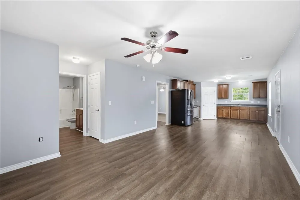228 W Elm Avenue Winnie, TX 77665
