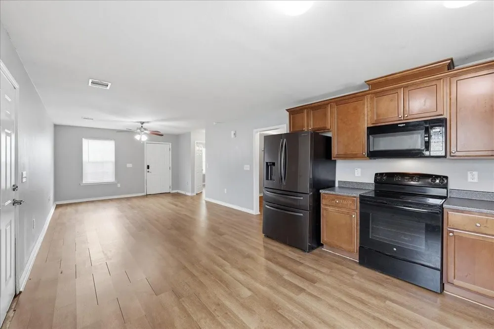 228 W Elm Avenue Winnie, TX 77665
