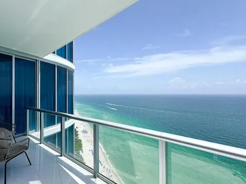 17001 Collins Avenue #4204