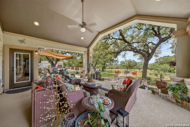 1467 Palomino Springs Dr Bandera, TX 78003