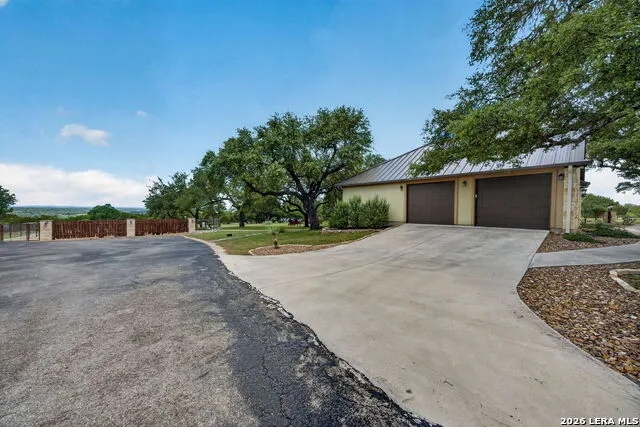 1467 Palomino Springs Dr Bandera, TX 78003