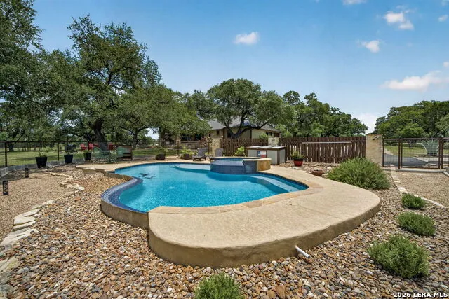 1467 Palomino Springs Dr Bandera, TX 78003