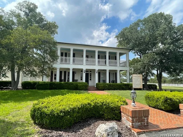 1467 Palomino Springs Dr Bandera, TX 78003