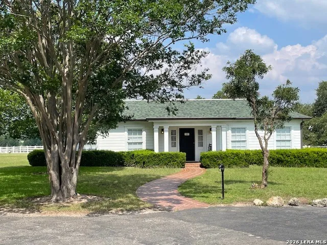 1467 Palomino Springs Dr Bandera, TX 78003