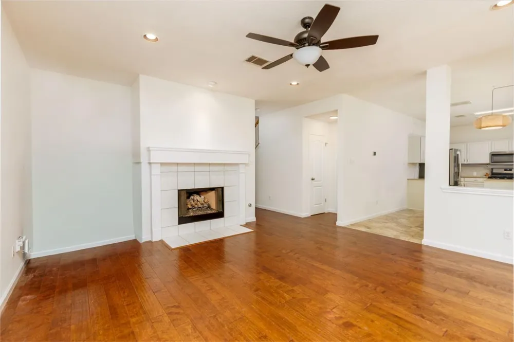 7136 Ridge Oak Road Austin, TX 78749