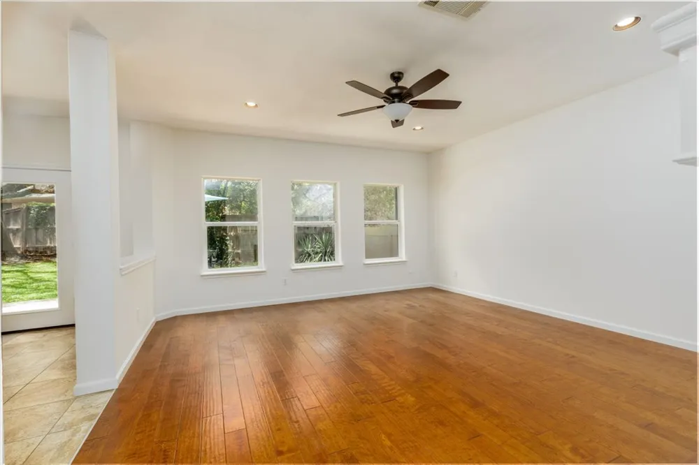 7136 Ridge Oak Road Austin, TX 78749