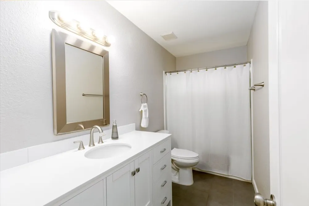 7136 Ridge Oak Road Austin, TX 78749