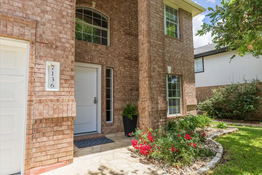 7136 Ridge Oak Road Austin, TX 78749