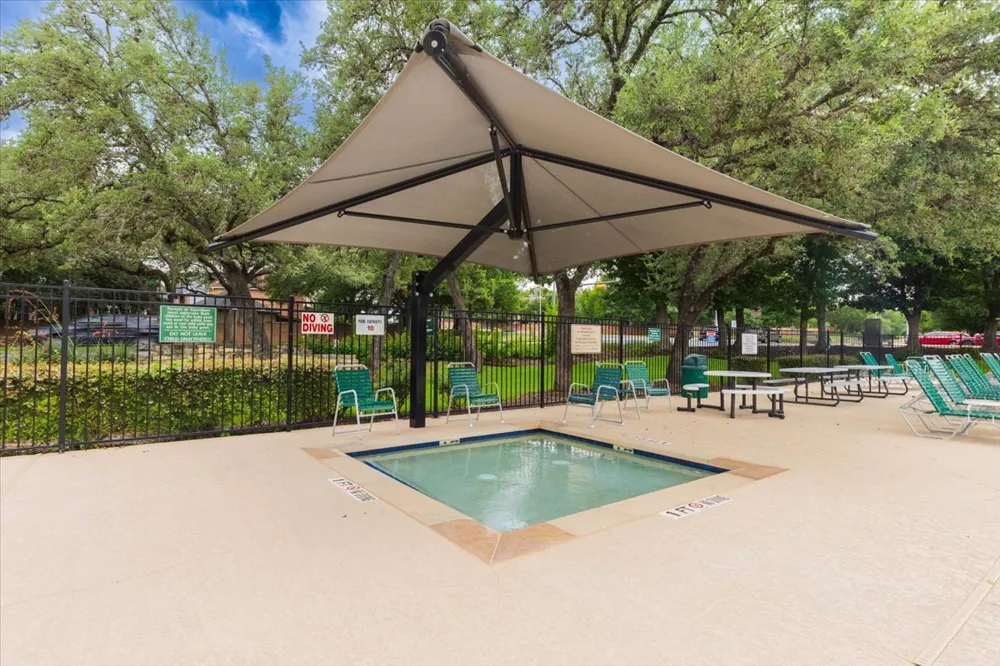 7136 Ridge Oak Road Austin, TX 78749