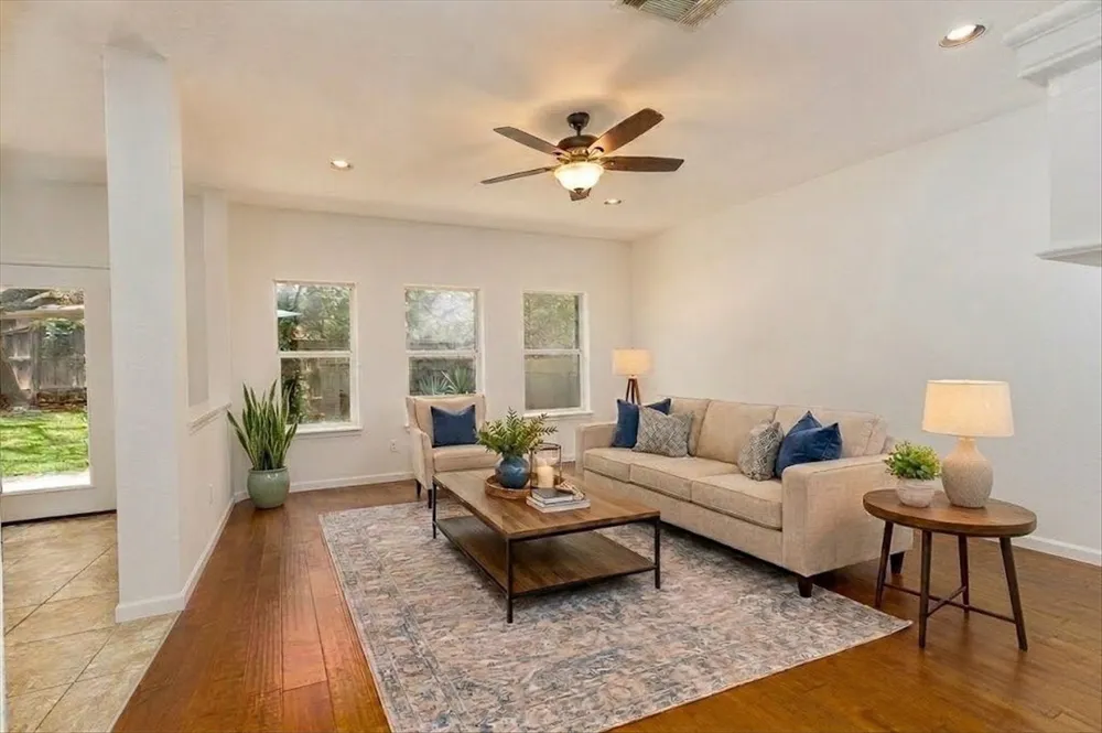 7136 Ridge Oak Road Austin, TX 78749